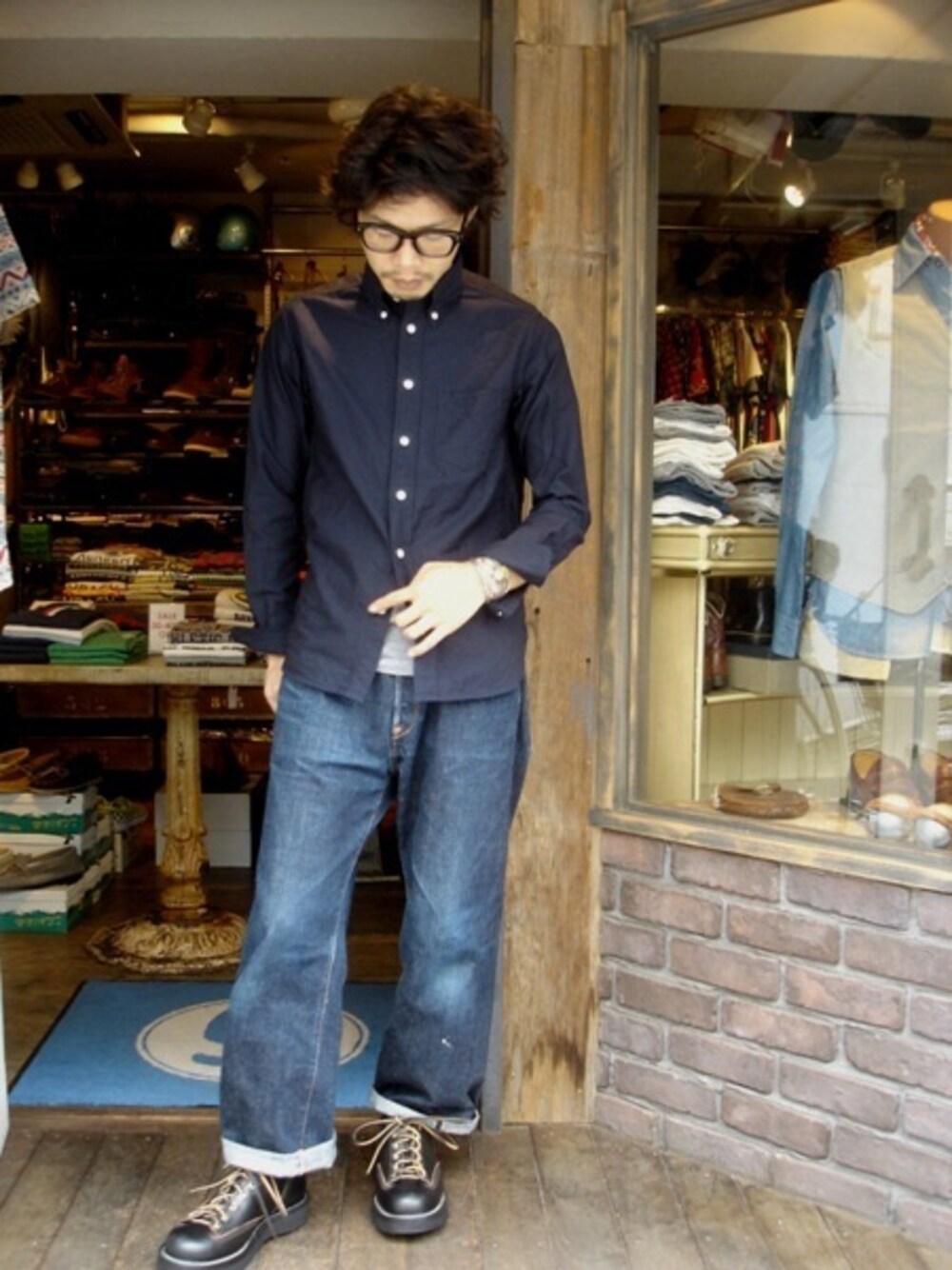 KenjiHimenoさんの「KEATON CHASE
Model: L/S TRIPLE NEEDLE B.D SHIRTS-OXFORD
Color: NAVY
Size: S, M, L
Fabric: Cotton 100%
Price: ￥12.000+tax
Made in JAPAN（KEATON CHASE）」を使ったコーディネート
