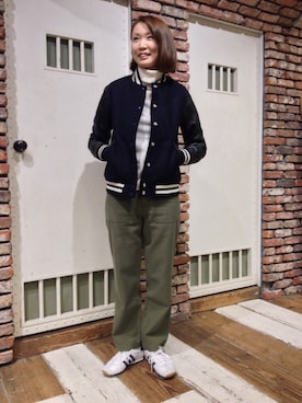 「アイテム（カーゴパンツ、イエロー系）」を使った、Y U Iさん（レディース・162cm）の冬コーディネート