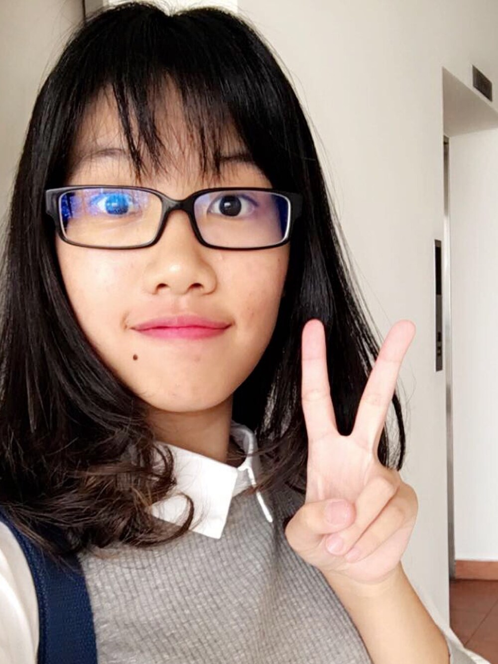 「2Lのアイテム（ニット/セーター、グレー系）」を使った、Hey Hwasaさん（レディース・150cm）の秋コーディネートの1枚目の写真