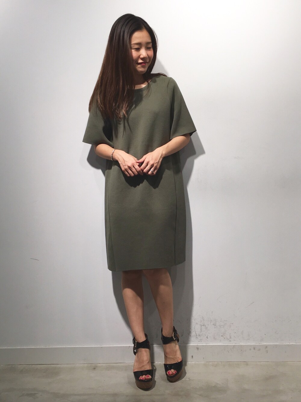 RINO ISHIIさんの「ミラノ リブ ニット ドレス（LI HUA）」を使ったコーディネート
