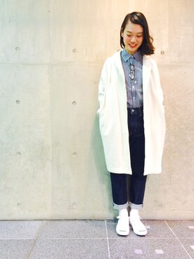 「白いスニーカー」｜「アイテム（その他アウター）」を使った、mihiroさん（レディース・154cm）の春コーディネート