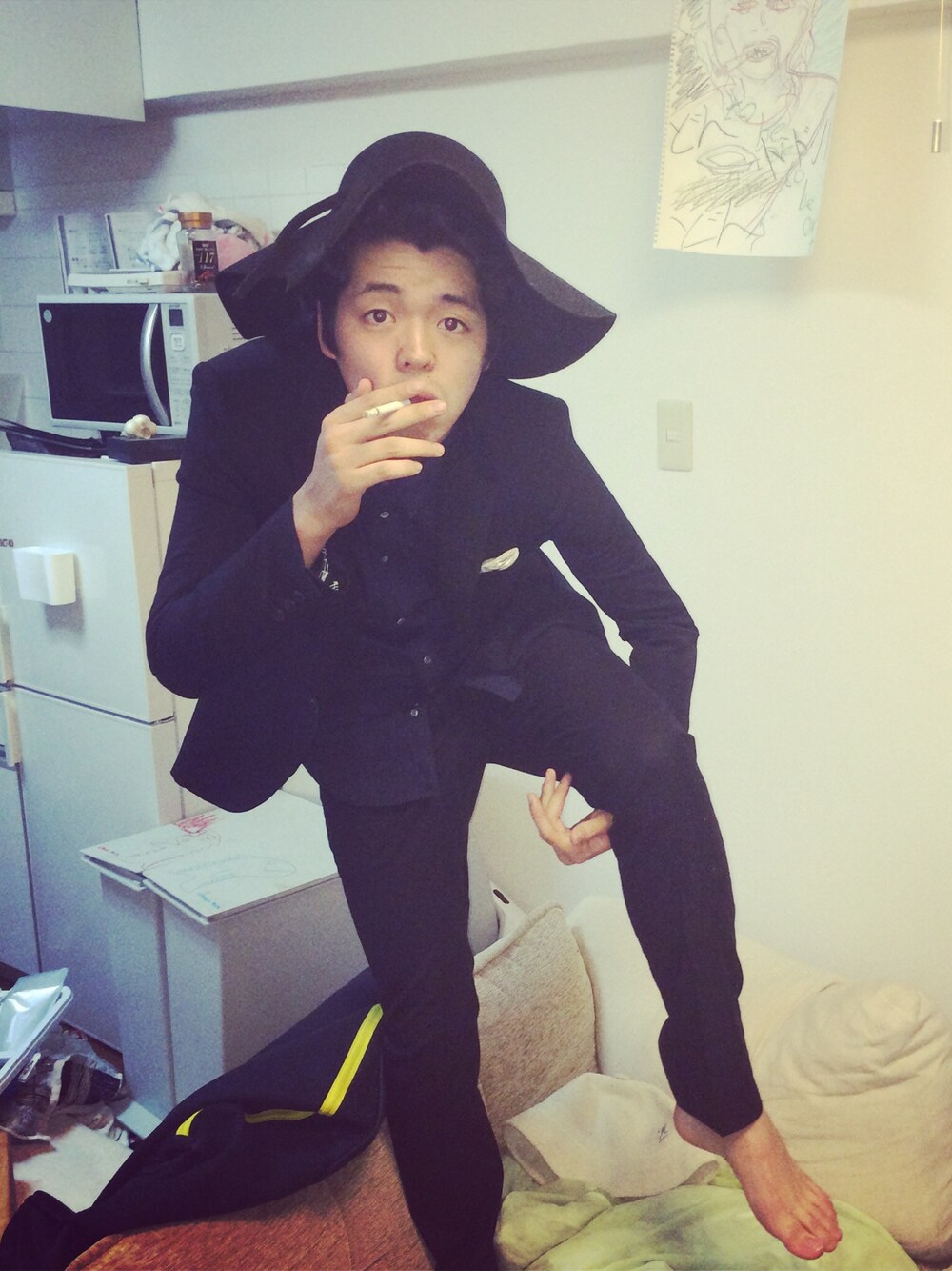 「+J、juju、Ann Demeulemeester、YSP、YO SASAKI PARIS、イッセイミヤケ」｜「Ann DEMEULEMEESTERのアイテム（テーラードジャケット、ブラック系）」を使った、Sho _Uさん（メンズ・183cm）の秋コーディネートの1枚目の写真