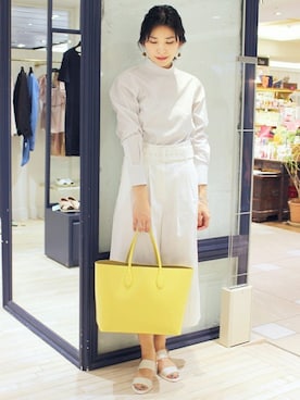 「アイテム（バングル/リストバンド）」を使った、norikoさん（レディース・165cm）の春コーディネート