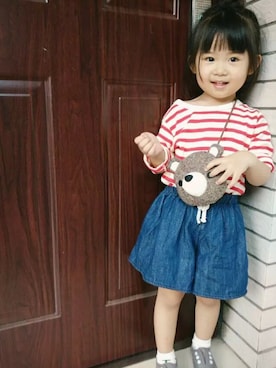 「V（ブイ）のアイテム」を使った、橙子酱さん（キッズ・100cm）の秋コーディネート