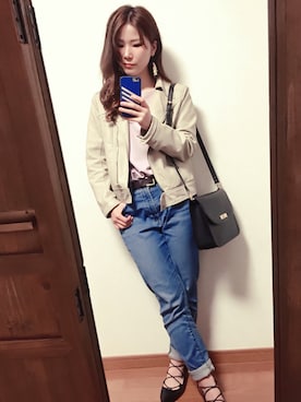 「RETRO GIRL（レトロガール）のアイテム（ライダースジャケット、ホワイト系）」を使った、minamiさん（レディース・156cm）の春コーディネート