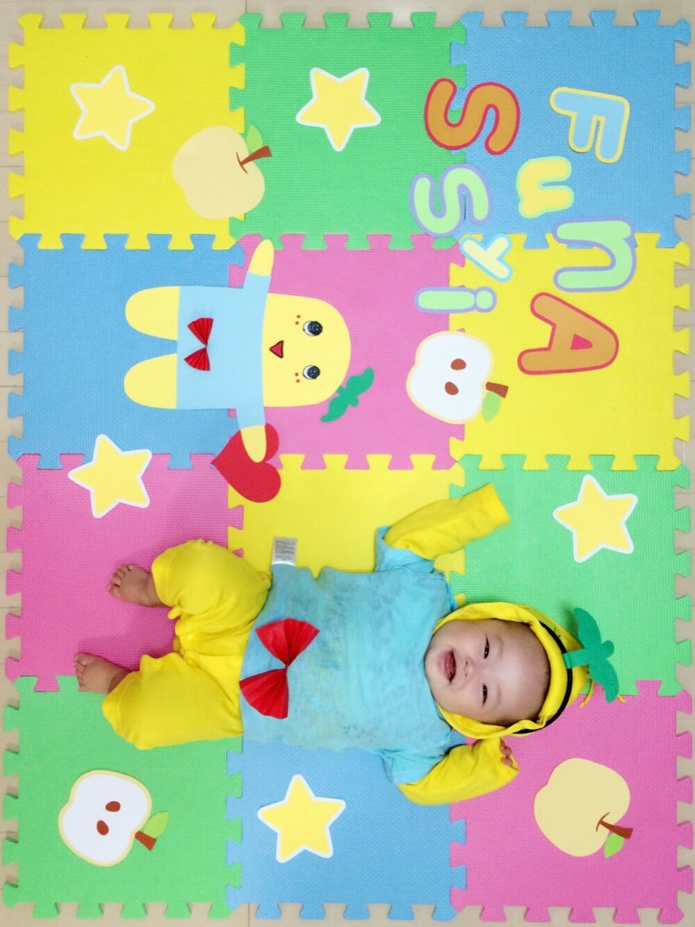「baby」｜「♡のアイテム（ロンパース、イエロー系）」を使った、rimanaさん（キッズ・70cm）の秋コーディネートの1枚目の写真