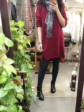 「アイテム（チュニック、レッド系）」を使った、甘棠囡さん（レディース・165cm）の秋コーディネート