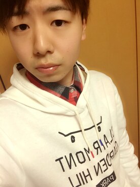 「Right-on（ライトオン）のアイテム（パーカー、ホワイト系）」を使った、ゆうゆさん（メンズ・165cm）の冬コーディネート