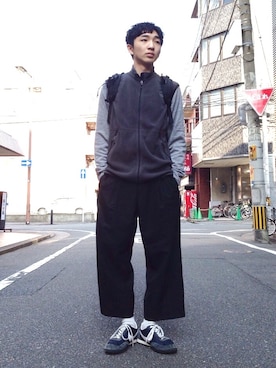 「黒リュック」｜「アイテム（スラックス）」を使った、境  啓汰さん（メンズ・173cm）の冬コーディネート