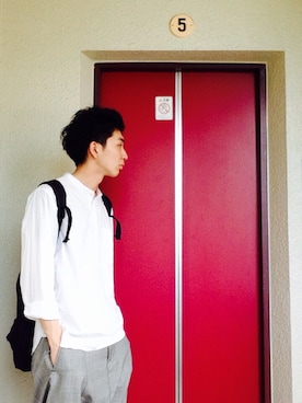 「MHL.（エムエイチエル）のアイテム（シャツ/ブラウス、ホワイト系）」を使った、境  啓汰さん（メンズ・175cm）の秋コーディネート