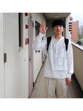 「MHL.（エムエイチエル）のアイテム（シャツ/ブラウス、ホワイト系）」を使った、境  啓汰さん（メンズ・175cm）の秋コーディネート