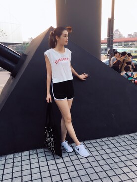 「FOREVER 21（フォーエバー トゥエンティーワン）のアイテム（エコバッグ/サブバッグ）」を使った、Elaine Hsuehさん（レディース・163cm）の夏コーディネート