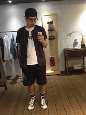 「uniform experiment」｜「アイテム（アクセサリー）」を使った、Andrew Wu 吳廣仲さん（メンズ・175cm）の春コーディネート