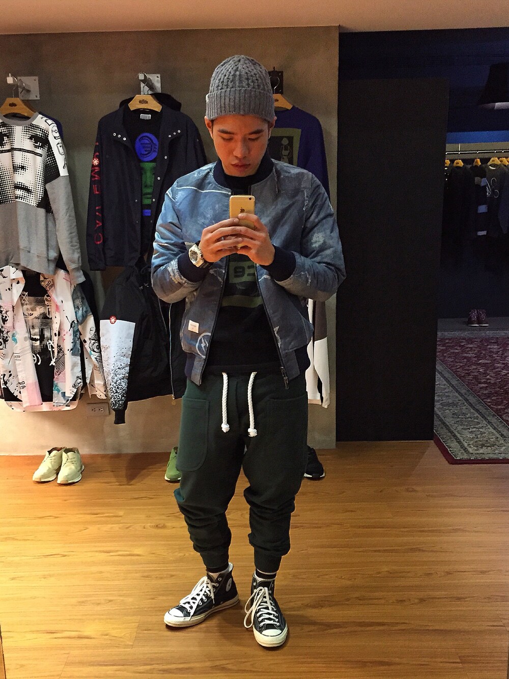 「VANQUISH、fragmentdesign、bleudepaname、norse projects、cavempt、c.e、converse」｜「Norse Projectsのアイテム（キャップ、グレー系）」を使った、Andrew Wu 吳廣仲さん（メンズ・175cm）の冬コーディネートの1枚目の写真