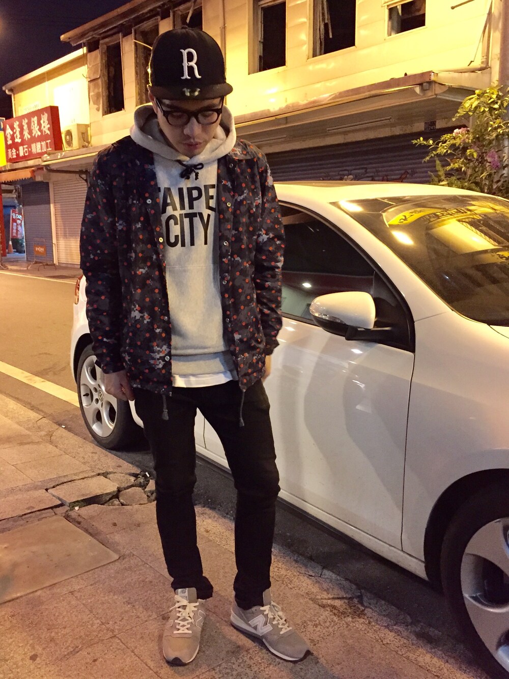 「remixtaipei、REMIX、supreme、New Balance、NEW ERA、overkillinc」｜「REMIXのRemix x new era
（キャップ、ブラック系）」を使った、Andrew Wu 吳廣仲さん（メンズ・175cm）の冬コーディネートの1枚目の写真