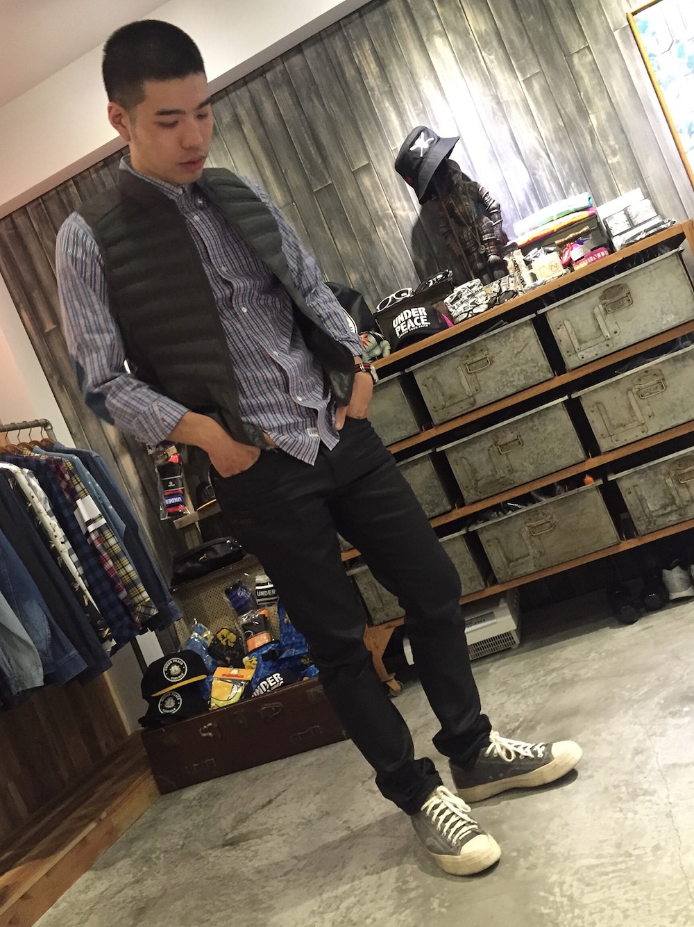 「gyakusou、nikelab、ZARA、visvim、ootd、headporterplus」｜「ZARAのアイテム（その他パンツ、ブラック系）」を使った、Andrew Wu 吳廣仲さん（メンズ・175cm）の秋コーディネートの1枚目の写真