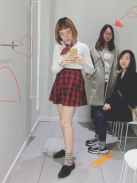 「アイテム（アナログ腕時計、ピンク系）」を使った、げんさん（レディース・156cm）の冬コーディネート