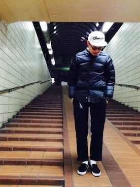 「C.E（シーイー）のC.E X B&Y CAP（キャップ、ホワイト系）」を使った、Takuya"KWC"Kawachiさん（メンズ・169cm）の冬コーディネート