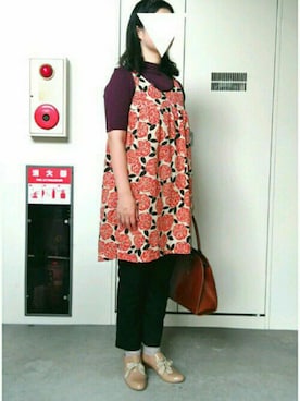 「黒パンツ」｜「アイテム（チュニック）」を使った、亀子さん（レディース・162cm）の秋コーディネート