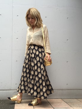 「N°21（ヌメロ ヴェントゥーノ）のアイテム（スカート）」を使った、junnaさん（レディース・161cm）の夏コーディネート