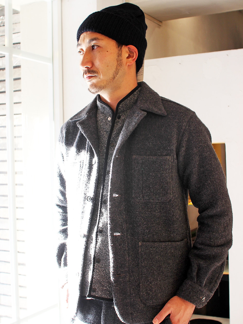 「ジャケット、ウール、カバーオール、福岡、wool、チャコールグレー、sanca、fukuoka、branch」｜「SancaのFLANNEL SHIRTS COVER ALL（カバーオール、グレー系）」を使った、シーノートさん（メンズ・187cm）の秋コーディネートの1枚目の写真