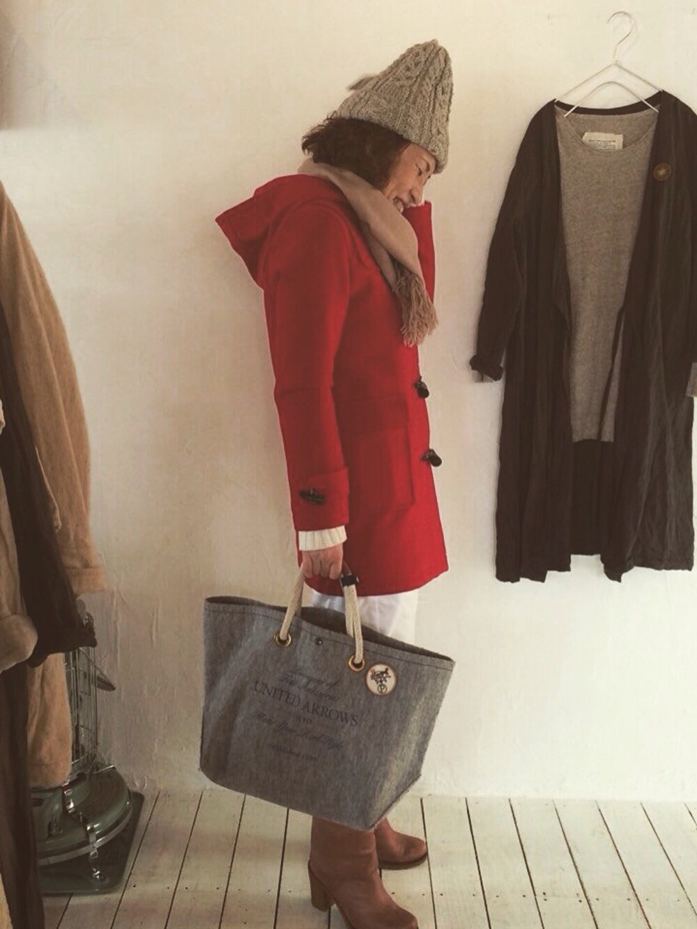 「紅白…まだ早い。」｜「Nobleのアイテム（ダッフルコート、レッド系）」を使った、シズシズさん（レディース・155cm）の冬コーディネートの1枚目の写真