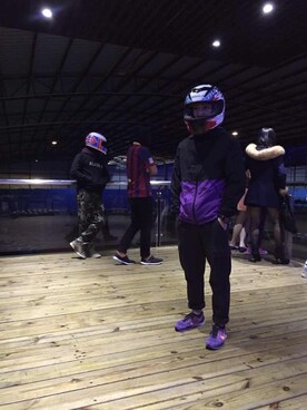 「NIKE RACERのアイテム（スニーカー、パープル系）」を使った、Vanlissさん（メンズ・163cm）の秋コーディネート