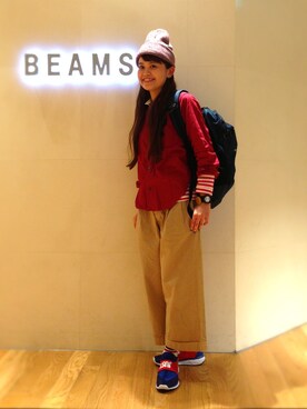 「レッドコーデ」｜「アイテム（アクセサリー）」を使った、ASAMI OKANOさん（レディース・160cm）の秋コーディネート