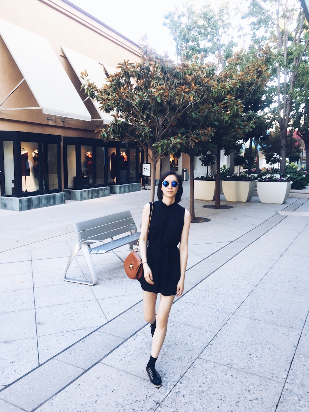 「R29UnBasicBasics、ootd、outfit、summer、casual、streetstyle、black、street、onepiece、coordinate」｜「Chloeのアイテム（ショルダーバッグ、ブラウン系）」を使った、JW_4さん（レディース・173cm）の秋コーディネートの1枚目の写真