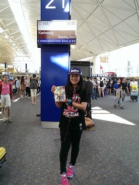「STAYREAL（ステイリアル）のStayreal Halajuku anniversary T shirt （Tシャツ/カットソー、ブラック系）」を使った、Ms.Aman Liさん（レディース・165cm）の夏コーディネート