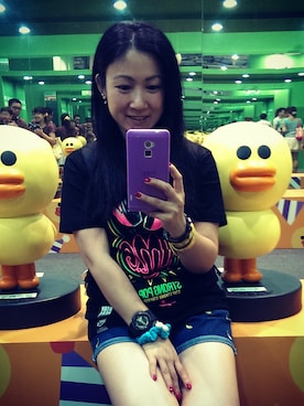 「STAYREAL（ステイリアル）のSTAYREAL X LM.C
Neon Earphone Tee
螢光耳機Tee（Tシャツ/カットソー、ブラック系）」を使った、Ms.Aman Liさん（レディース・165cm）の夏コーディネート