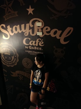 「STAYREAL（ステイリアル）のSTAYCOOL
Penguin Mousy T-Shirt（Tシャツ/カットソー、ブラック系）」を使った、Ms.Aman Liさん（レディース・165cm）の夏コーディネート