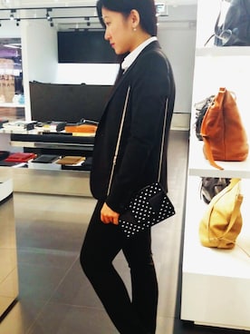 「SAINT LAURENT PARIS（サンローランパリ）のSaint Laurent Betty Bag（ショルダーバッグ、ブラック系）」を使った、Ms.Aman Liさん（レディース・165cm）の夏コーディネート