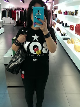 「STAYREAL（ステイリアル）のDisney Collection By STAYREAL
頑皮米奇T（Tシャツ/カットソー、ブラック系）」を使った、Ms.Aman Liさん（レディース・165cm）の夏コーディネート