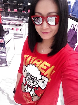 「STAYREAL（ステイリアル）のアイテム（Tシャツ/カットソー、レッド系）」を使った、Ms.Aman Liさん（レディース・165cm）の冬コーディネート
