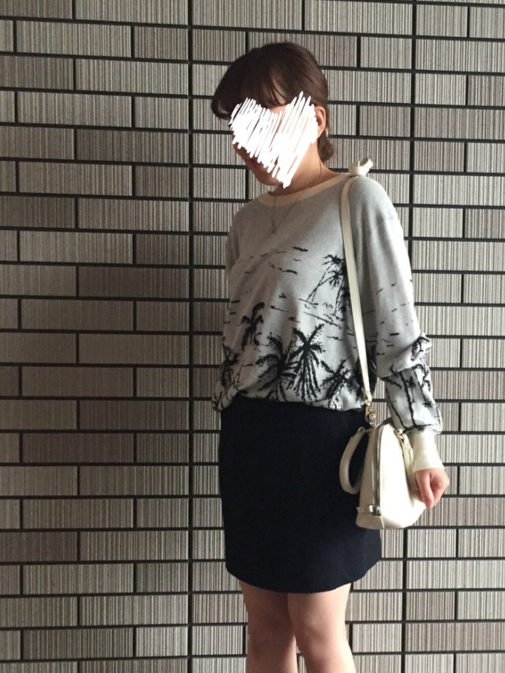 「モノトーンコーデ、黒スカート、梅雨、カープ女子」｜「Inpaichthys kerriのアイテム（Tシャツ/カットソー、グレー系）」を使った、yukariさん（レディース・145cm）の夏コーディネートの1枚目の写真