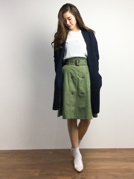 川平沙紀さんの「トレンチスカート」を使ったコーディネート
