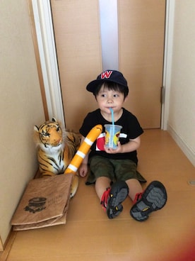 「SEVENDAYS=SUNDAY（セブンデイズサンデイ）のアイテム（サンダル）」を使った、puuu__aaさん（キッズ・90cm）の春コーディネート