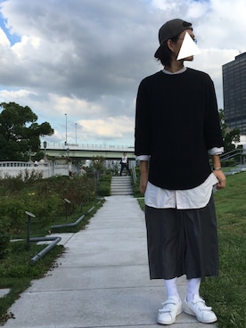 「アイテム（バングル/リストバンド）」を使った、ルー。さん（メンズ・178cm・20代）の秋コーディネート