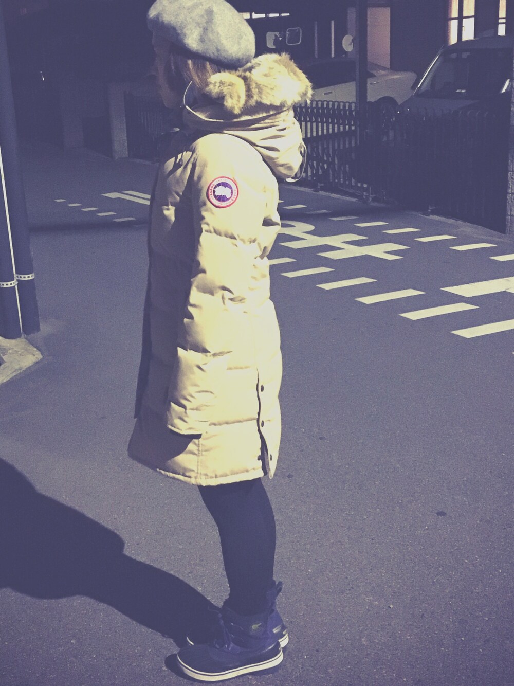 「ダウンジャケット、ソレル、SOREL、CANADAGOOSE、冬コーデ、カナダグーす、冬、スノーブーツ」｜「CANADA GOOSEの＜CANADA GOOSE(カナダグース)＞マッケンジー（ダウンジャケット/コート、ベージュ系）」を使った、Kさん（レディース・161cm）の秋コーディネートの1枚目の写真