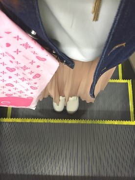 「OLIVE des OLIVE（オリーブデオリーブ）のアイテム（スカート、ピンク系）」を使った、y u iさん（レディース・162cm）の春コーディネート