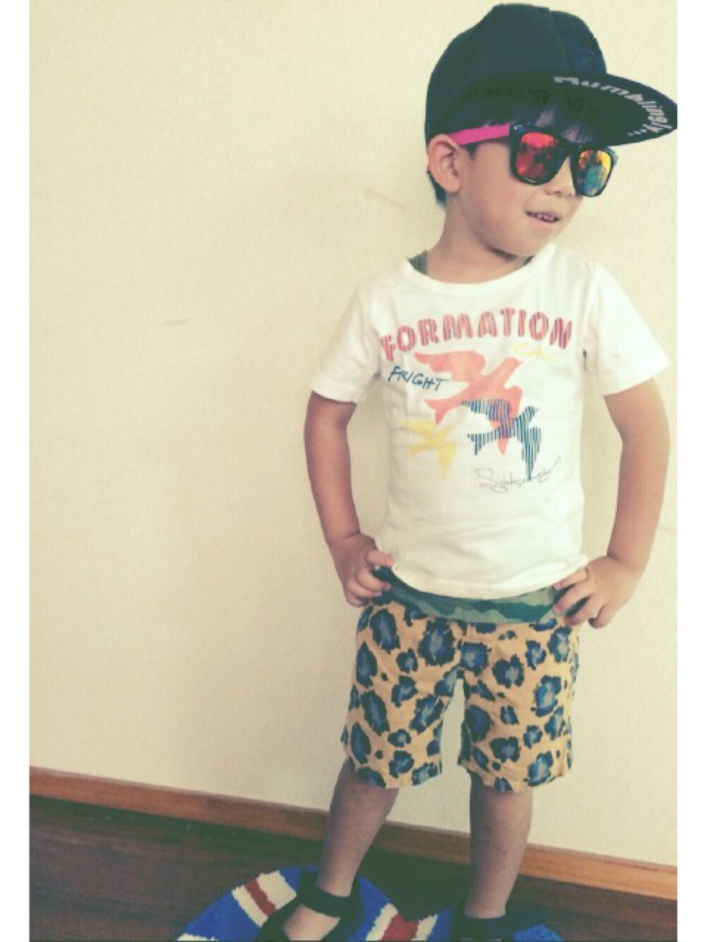 「GLOBAL WORKのアイテム（Tシャツ/カットソー、ホワイト系）」を使った、daitomaanさん（キッズ・110cm）の夏コーディネートの1枚目の写真