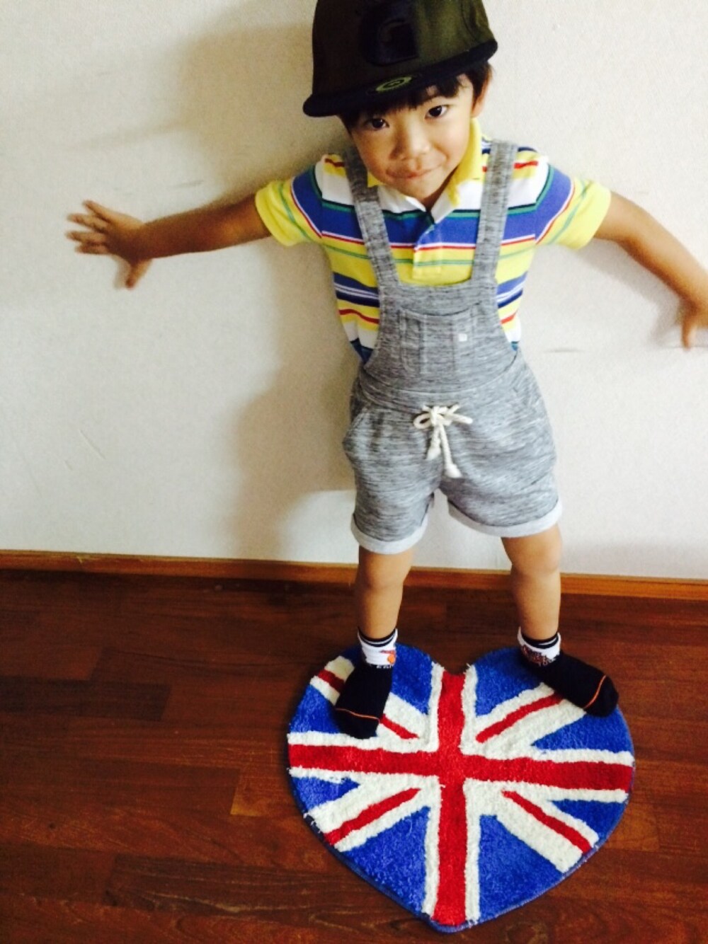 「POLO RALPH LAURENのアイテム（ポロシャツ、イエロー系）」を使った、daitomaanさん（キッズ・110cm）の秋コーディネートの1枚目の写真