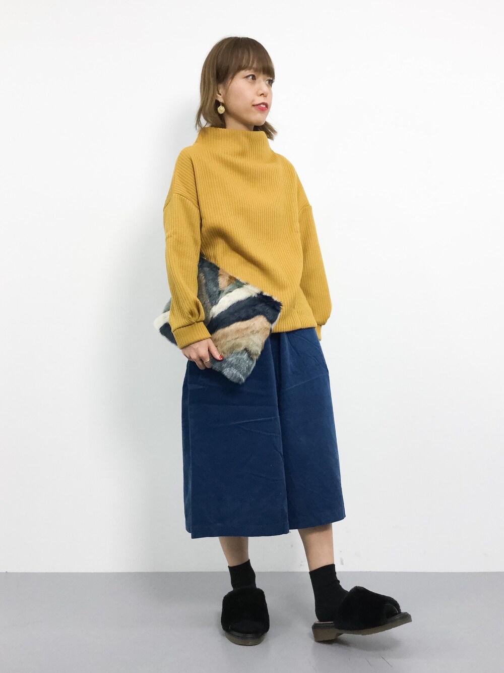 「冬コーデ、イエローニット、スカーチョ」｜「recaのトップス（Tシャツ/カットソー、イエロー系）」を使った、saya☺︎さん（レディース・149cm）の冬コーディネートの1枚目の写真