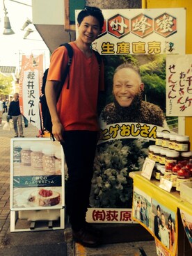 「LOUIS VUITTON（ルイヴィトン）のアイテム（Tシャツ/カットソー、オレンジ系）」を使った、shooさん（メンズ・178cm）の春コーディネート