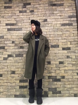 「UGG（アグ）のアイテム（ブーツ、ブラック系）」を使った、sako9さん（レディース・165cm）の冬コーディネート