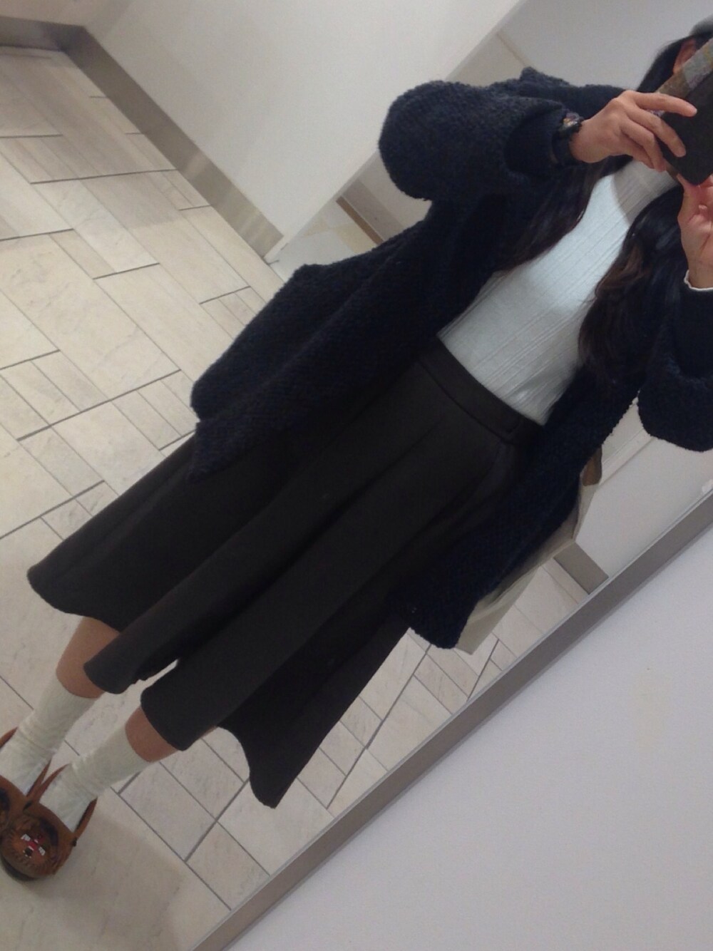 「冬コーデ、白ハイネック、ミネトンカ、ガウチョ、白靴下」｜「GUのアイテム（パンツ、グリーン系）」を使った、まりさん（レディース・153cm）の冬コーディネートの1枚目の写真