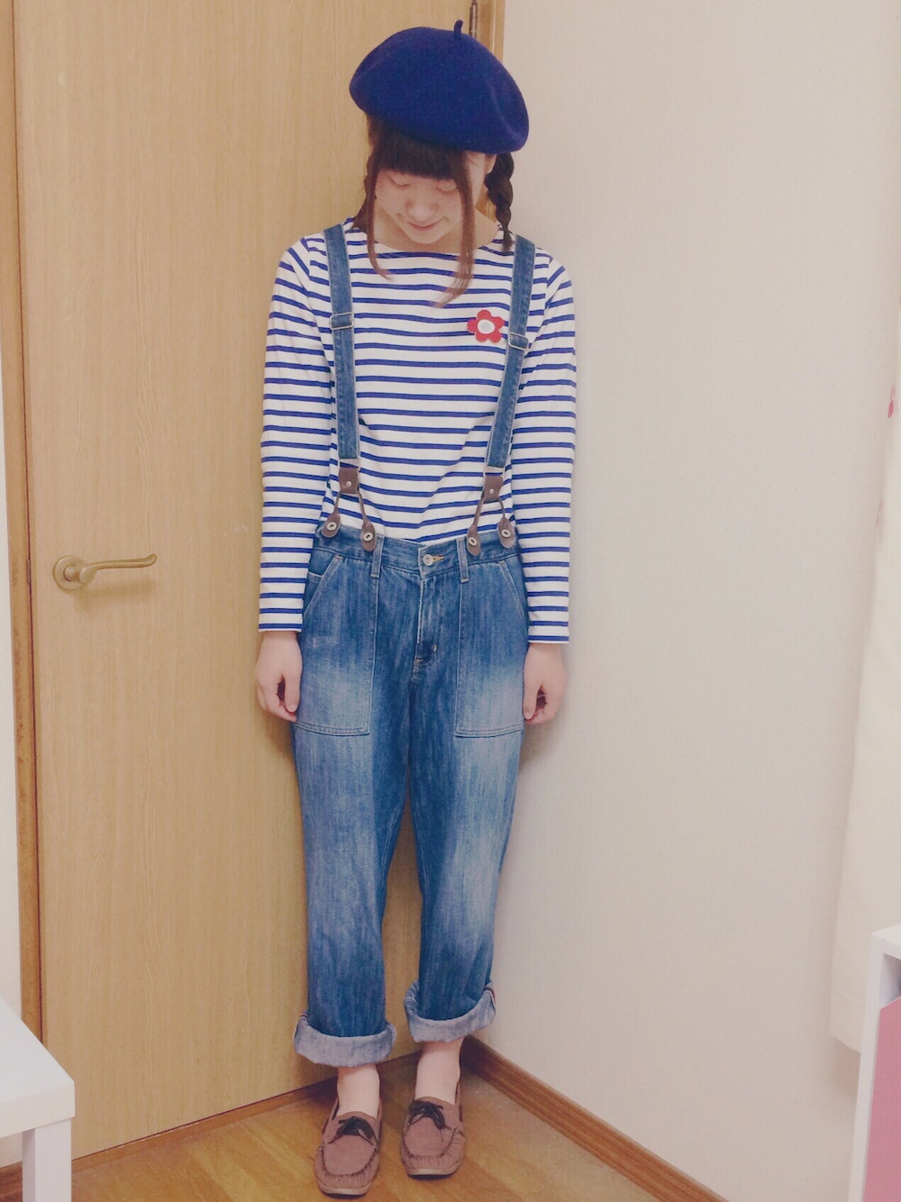「ベレー帽、しまむら、ワイドパンツ、ヨコシマの集い」｜「アイテム（ブローチ/コサージュ、レッド系）」を使った、めぐもぐ。さん（レディース・165cm）の夏コーディネートの1枚目の写真