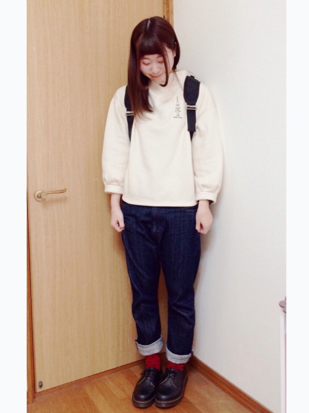 「ドット、シンプルコーデ、Dr.Martens、marimekko、WEAR西日本」｜「靴下屋の毛混メランジドットショートソックス（レッグウェア、レッド系）」を使った、めぐもぐ。さん（レディース・165cm）の冬コーディネートの1枚目の写真