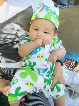 「アイテム（ママ＆ベビー、グリーン系）」を使った、YAMATOさん（キッズ・70cm）の夏コーディネート